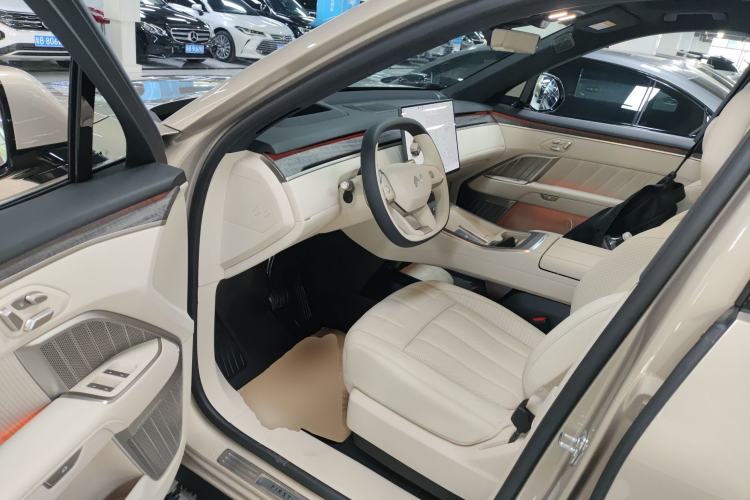 Used ONVO Luxeed L90 2025 Model—Ultra Six-Seater Version