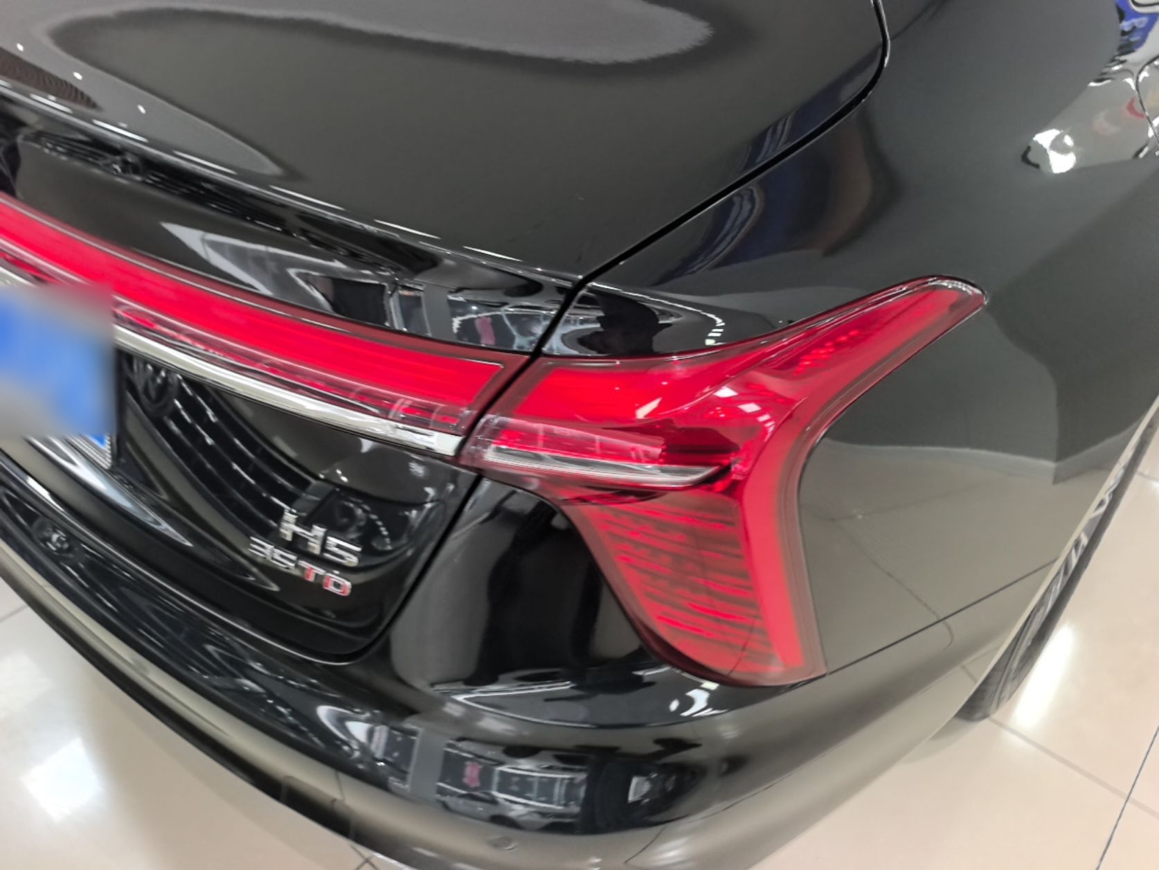 Hongqi H5 2024 1.5T DCT Smart Connect Flagship Edition - Chinese Trim Yun — снимка 9