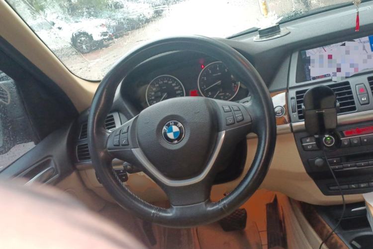 Used BMW X5 2011 xDrive35i Luxury Model Steering Wheel