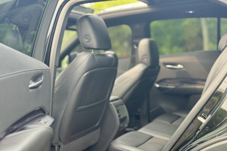 Used Cadillac XT4 2022 28T Two-Wheel Drive Fashion Edition Interior 2