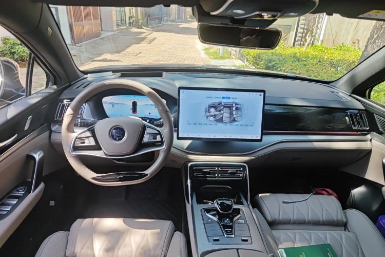 Used BYD Tang New Energy 2024 DM-i Glory Edition 112KM Flagship Model
