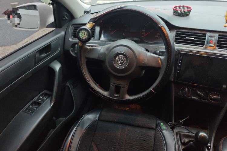 Used Volkswagen Santana 2013 1.6L Manual Fashion Edition
