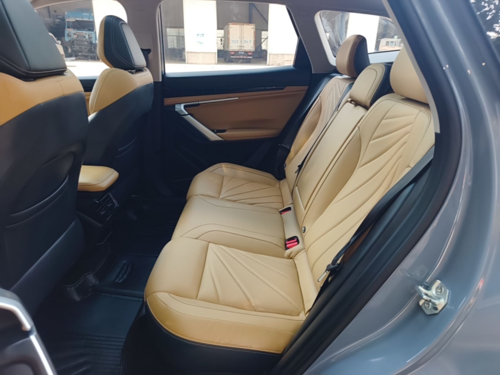 Geely Auto FX11 2023 1.5TD DCT Luxury Version — снимка 20