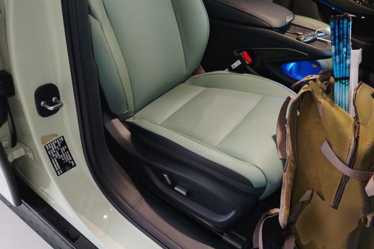 Used Hongqi EH7 2025 690 Smart Selection Edition
