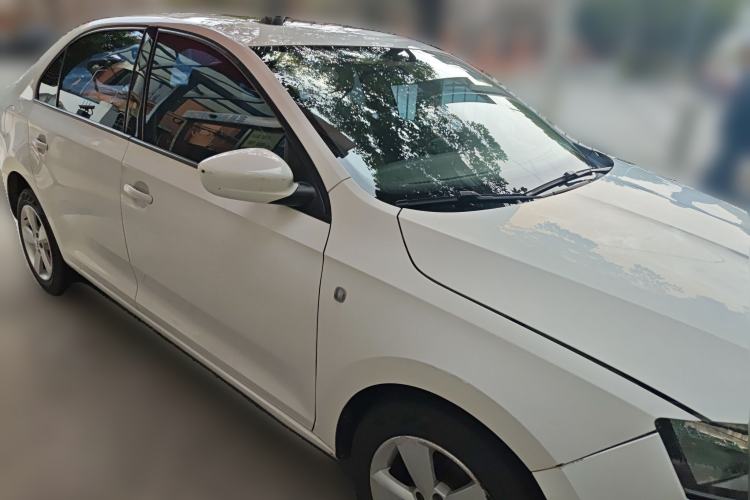 Used Skoda Rapid 2015 1.6L Automatic Smart Selection Model