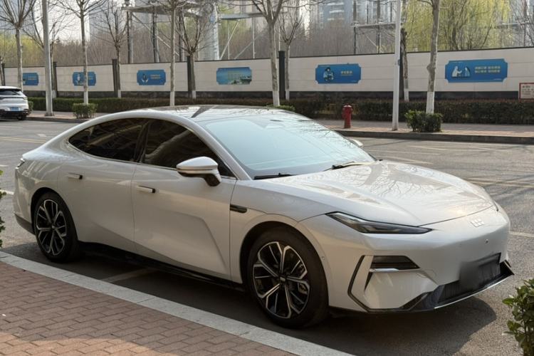 Used Geely Galaxy E8 2025 700 km Long-Range Intelligent Driving Version
