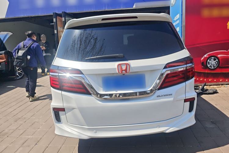Used Honda Elysion 2016 2.4L Supreme Edition
