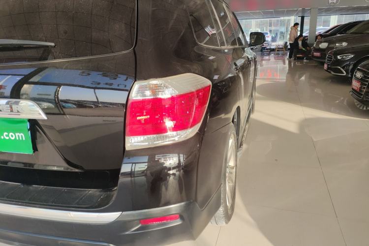 Used Toyota Highlander 2012 2.7L Two-Wheel Drive 7-Seater Luxury Edition
