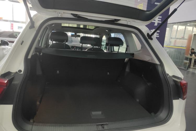 Used Volkswagen Tiguan L 2021 330TSI Automatic Two-Wheel Drive Smart Edition
