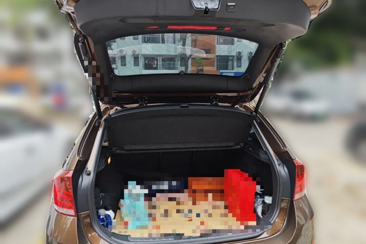 Used BMW X1 2015 sDrive18i Fashion Upgrade Edition Trunk