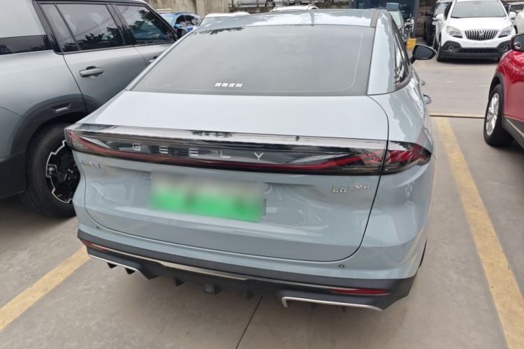 Used Geely Galaxy L6 2025 EM-i 140km Long-Range Version
