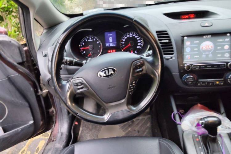 Used Kia K3 2015 1.6L Automatic DLX Steering Wheel