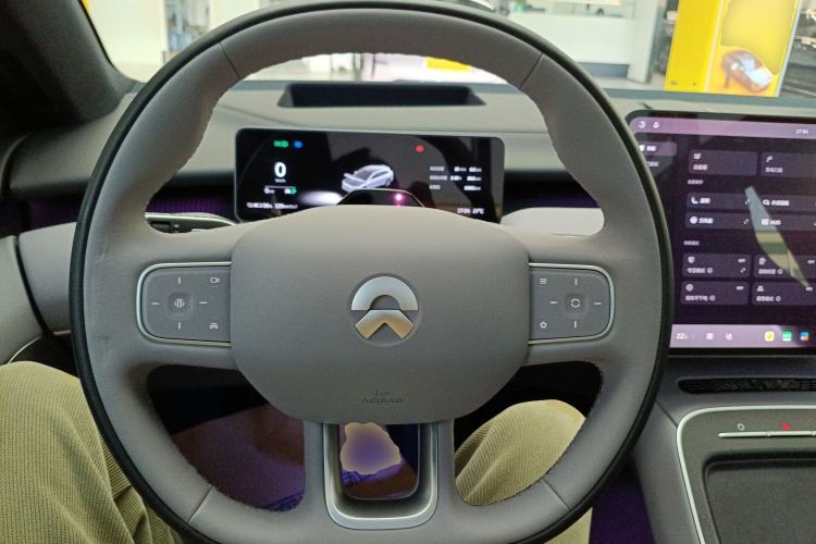 Used Nio ET5T 2025 75 kWh Touring Steering Wheel