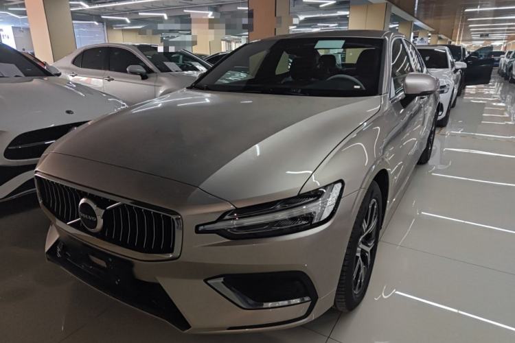 Used Volvo S60 2026 Model B4 Zhiyi Luxury Edition