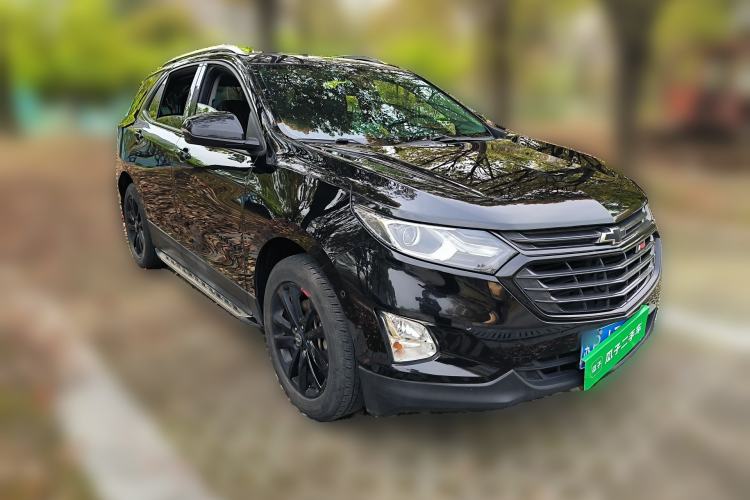 Used Chevrolet Equinox 2018 RS 550T Automatic All-Wheel-Drive Boundary Edition Front Right 45 Deg