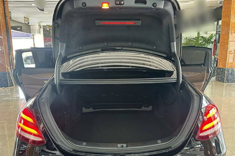 Used Mercedes-Benz E-Class 2018 Facelift E 200 L
