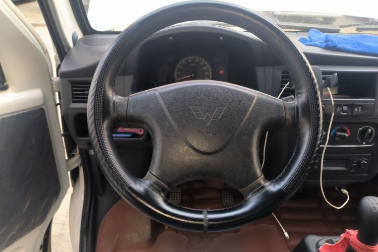 Used Wuling Zhiguang 2015 1.2L Practical LS-I Model
