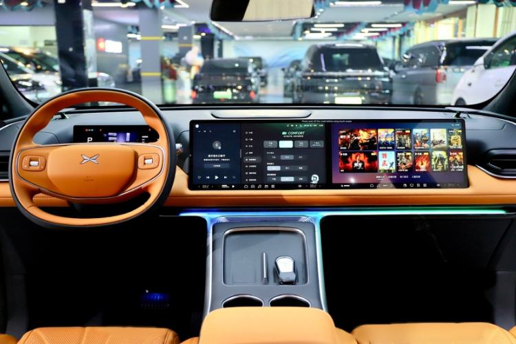 Used XPeng G9 2025 625 Long-Range Max Interior 8