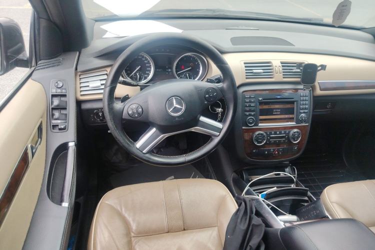 Used Mercedes-Benz R-Class 2011 R 300 L Luxury Model Steering Wheel