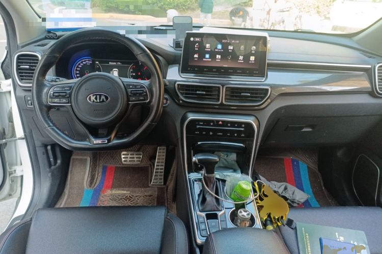 Used Kia KX5 2019 1.6T Automatic Two-Wheel Drive Luxury Edition Center Console