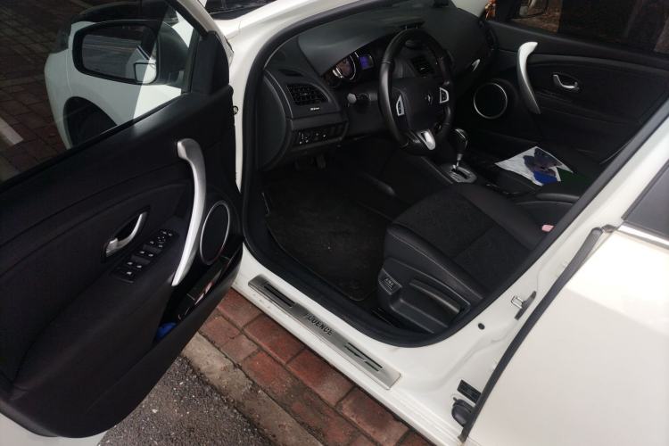 Used Renault Fluence 2013 2.0L Comfort Edition
