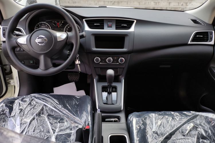 Used Nissan Sylphy 2026 Classic 1.6L CVT Peace of Mind Edition Center Console