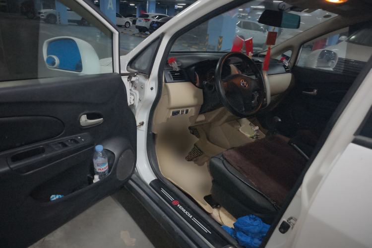 Used Venucia R50 2013 1.6L Manual Fashion Edition Driver Seat