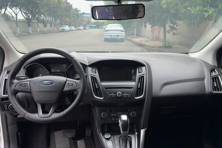 Used Ford Focus 2017 Sedan EcoBoost 180 Automatic Elite Model Interior 3