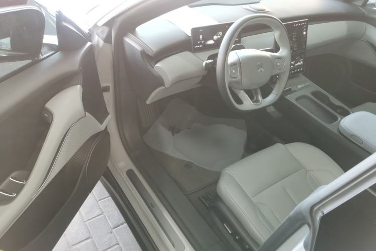 Used Nio ET5T 2023 75 kWh Touring Interior 3
