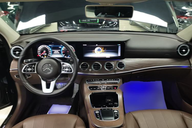 Used Mercedes-Benz E-Class 2020 E 300 L Luxury Model Center Console