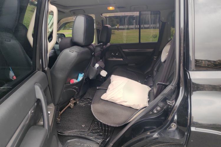 Used Mitsubishi Pajero 2016 3.0L Automatic Prestige Version China V Standard
