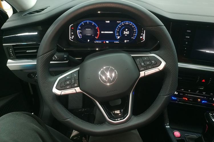 Used Volkswagen Passat 2025 Outstanding Model 380TSI Starry Dragon Edition Steering Wheel