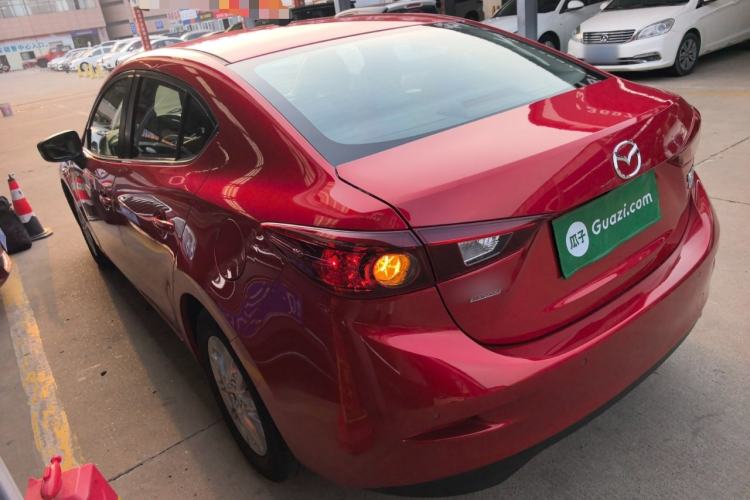 Used Mazda 3 Axela 2016 Sedan 1.5L Automatic Luxury Model
