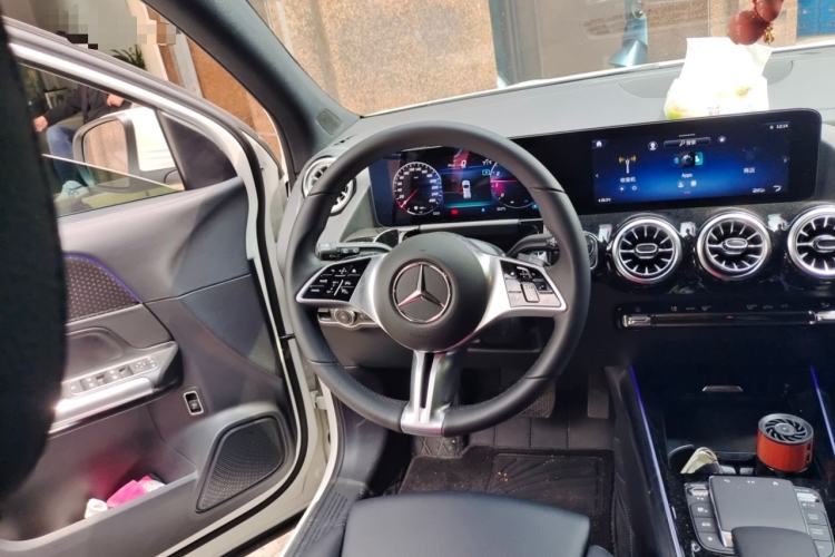 Used Mercedes-Benz GLA 2024 GLA 220 Steering Wheel