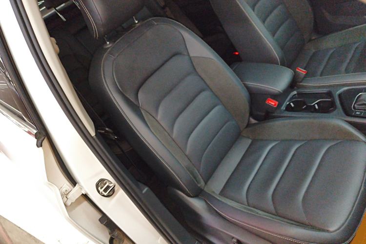 Used Volkswagen Tiguan L 2021 330TSI Automatic Two-Wheel Drive Smart Edition
