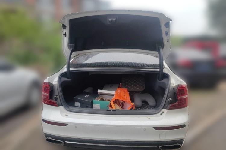 Used Volvo S60 2021 T4 Zhiyi Luxury Edition