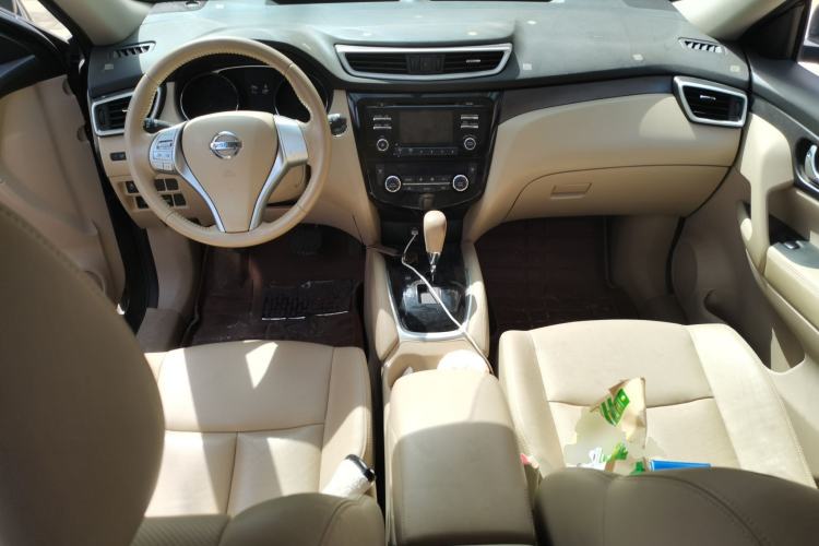 Used Nissan X-Trail 2014 2.0L CVT Comfort Edition 2WD Center Console