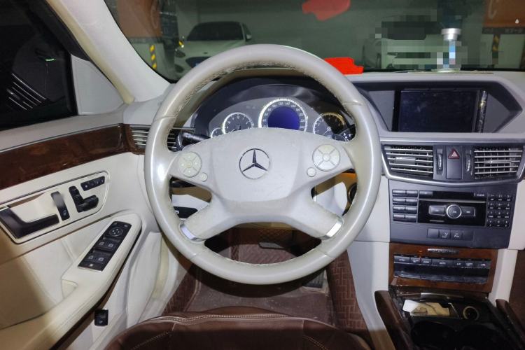 Used Mercedes-Benz E-Class 2013 E 260 L CGI Elegant Model
