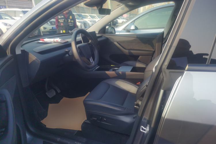 Used Tesla Model Y 2025 Long-Range All-Wheel Drive First Edition