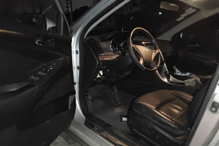 Used Hyundai Sonata 2011 2.0L Automatic Luxury Edition
