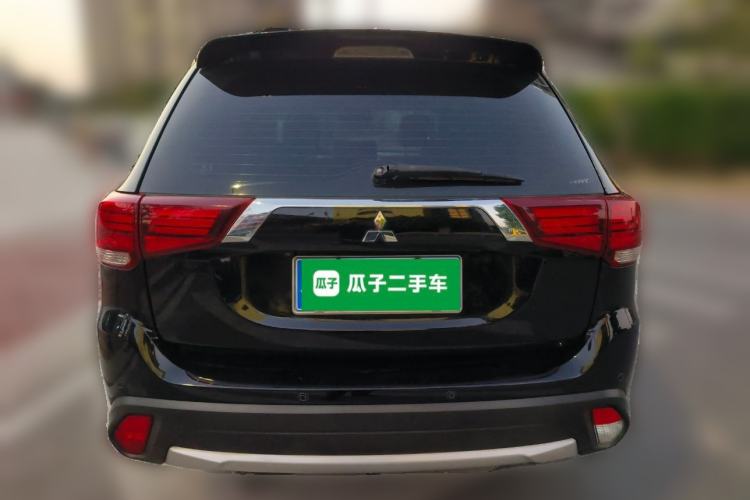 Used Mitsubishi Outlander 2016 2.4L 4x4 Luxury Edition 7-Seater