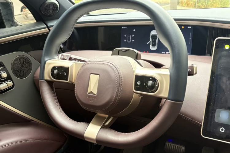 Used Avatr 11 2025 Ultra Extended-Range Edition Interior 3