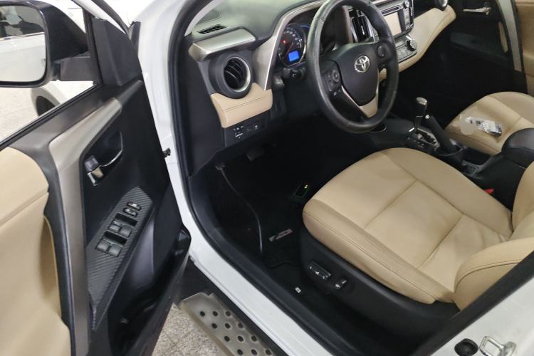 Used Toyota RAV4 2013 2.0L CVT Four-Wheel Drive New Edition
