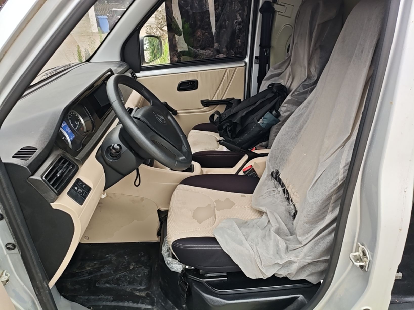 Vordere Reihe im Auto