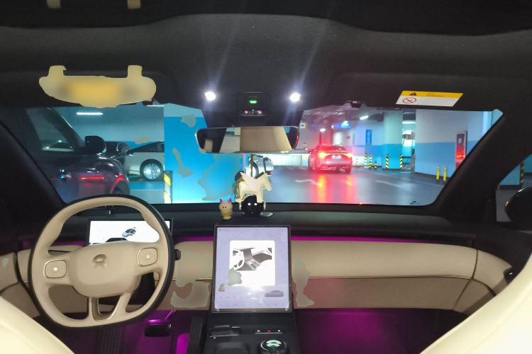 Used Nio ET5 2024 75 kWh Center Console