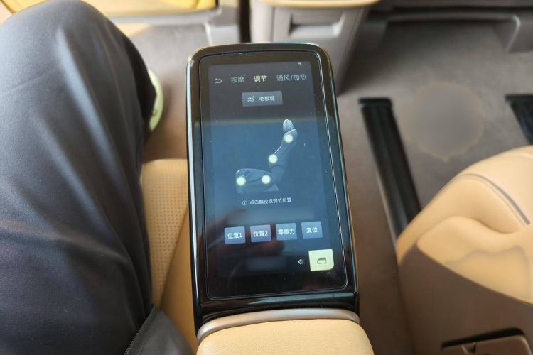 Used Denza D9 2022 EV 600 Four-Wheel Drive Prestige Model