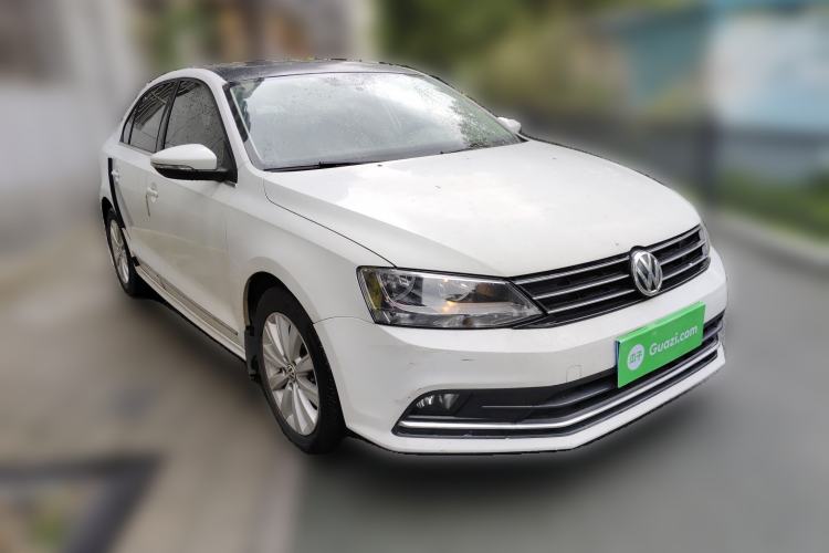 Used Volkswagen Sagitar 2015 1.6L Automatic Comfort Model Front Right 45 Deg