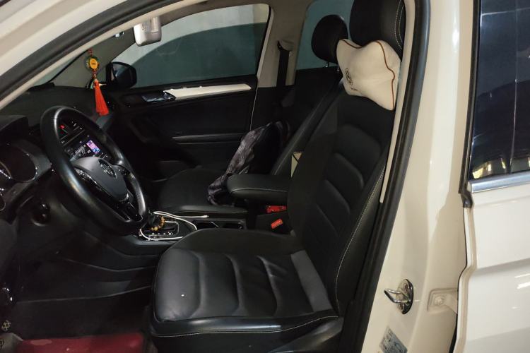 Used Volkswagen Tiguan L 2017 330TSI Automatic Two-Wheel Drive Luxury Edition Left Front Seat