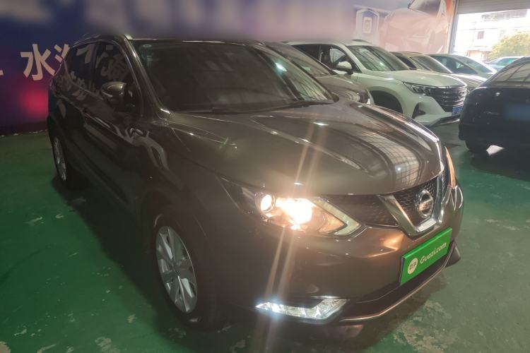 Used Nissan Qashqai 2016 2.0L CVT Elite Edition Front Right 45 Deg