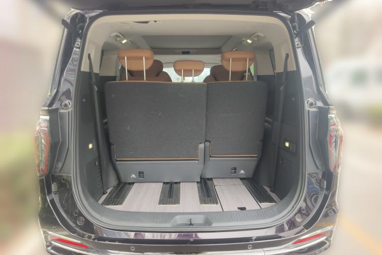 Used Hongqi HQ9 PHEV 2024 2.0T Four-Wheel Drive Business Edition Trunk